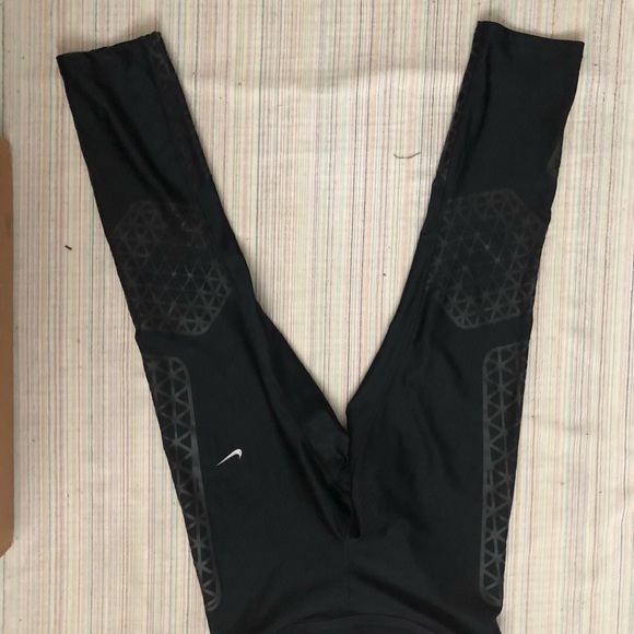 Nike Dri Fit Leggings - Picture 5 of 7